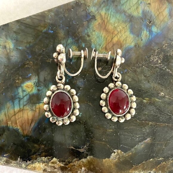 VTG Sterling Silver Mexico Bead Ball Oval Red Glass Screw Back Dangle Earrings - Picture 5 of 16
